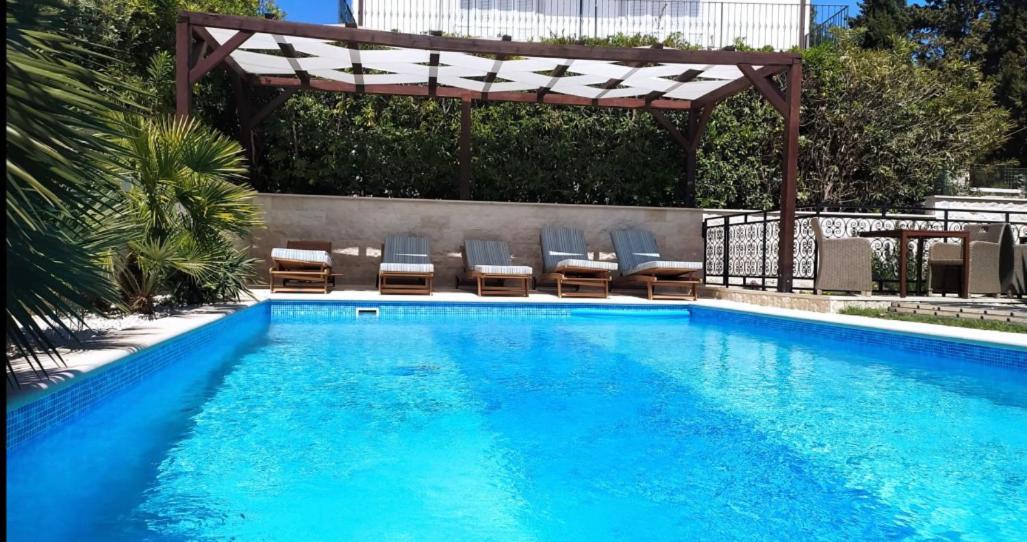 Villa Mediterranea ボル エクステリア 写真