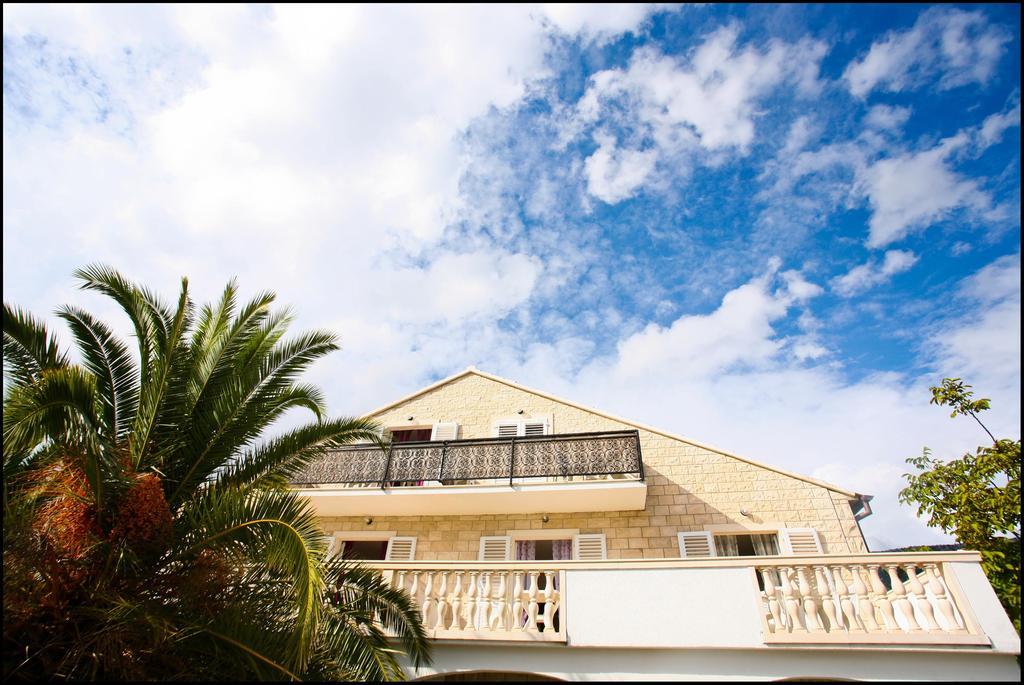 Villa Mediterranea ボル エクステリア 写真